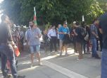 Протест: Реставрирайте паметника, демонтаж на Фандъкова и нейните чобанчета