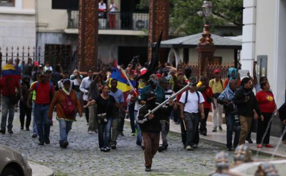 Обсадата на Конгреса на Венецуела приключи след 9 часа 7