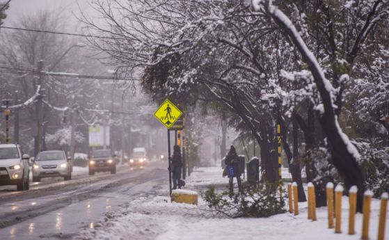 Сняг падна в чилийската столица Сантяго де Чиле този уикенд