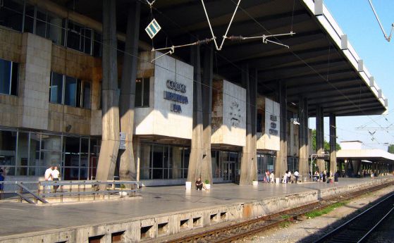 Влакът от Пловдив за София да изпълнява ролята на градска