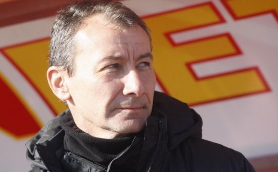 Ръководството на ЦСКА София не е обсъждало смяна на старши треньора Стамен