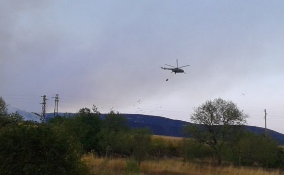 Пожарът край бургаското село Изворище който днес цял ден пожарникари