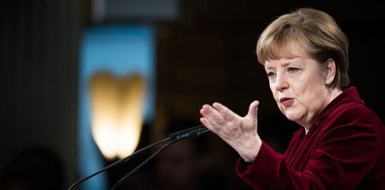 Германският канцлер Ангела Меркел отхвърли днес предложение, направено от конкурентите