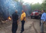 Пожарът до хасковското село Сакарци продължава