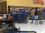 Ирма настъпва към Флорида: Опразниха магазините, няма вода, наливат бензин в кофи