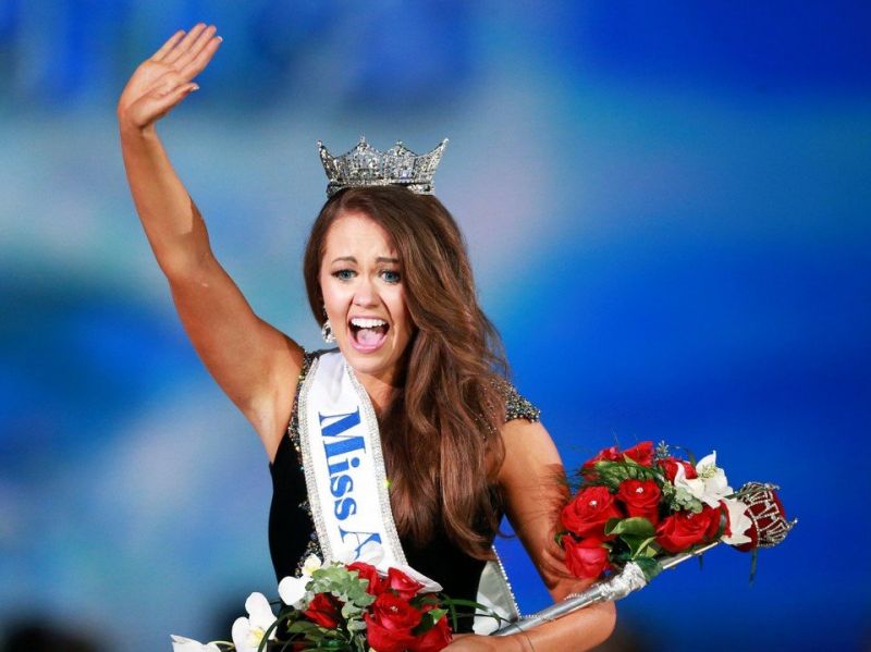 23-годишната бъдеща адвокатка Кара Мунд спечели конкурса Мис САЩ, след