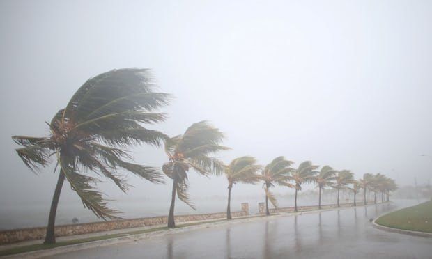 Ураганът Ирма причини смъртта на 10 души в Куба.  Те