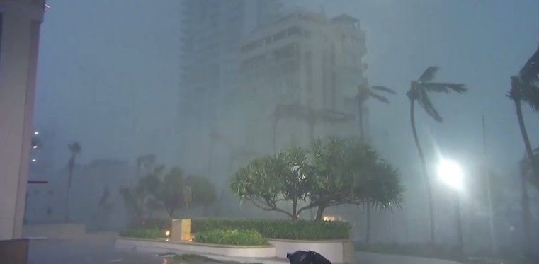 Ураганът Мария достигна Пуерто Рико.  Бурята е от четвърта степен,