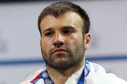 Руският богатир Азамат Мурзаканов беше изхвърлен от UFC заради подозрения