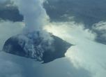 Вулкан заплашва живота във Вануату, евакуират цял остров