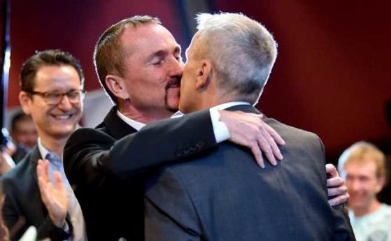 Двама мъже станаха първата гей двойка сключила брак в Германия