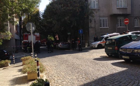 Мъж буйства и се барикадира в дома си, полицията отцепи ул. 'Чаталджа'
