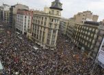 300 000 души излязоха на протести в Барселона срещу полицейското насилие (видео)