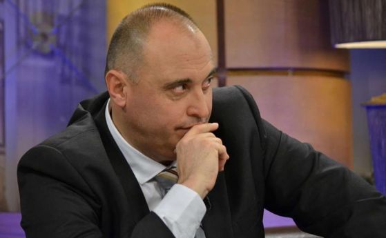 Надуването на фискалния резерв с взети заеми е подвеждащо и