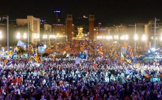 Местният премиер на Каталуния Карлес Пучдемон подготвя на 23 октомври