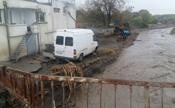  Ужасът на наводненията в Бургаско в фотоси 