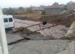Мобилизираха доброволци да отводняват в Бургас, отменени са учебни занятия