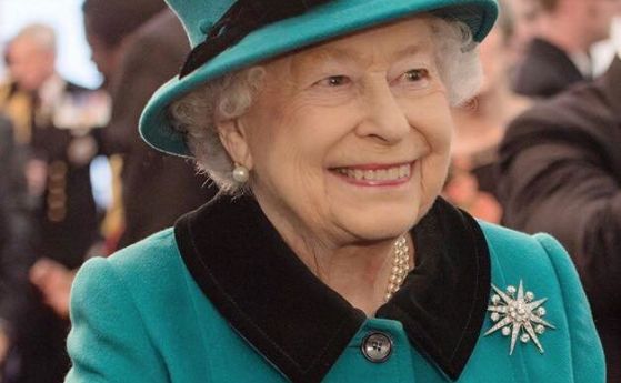 Кралица Елизабет II е горд собственик на ресторант McDonald s съобщи Business