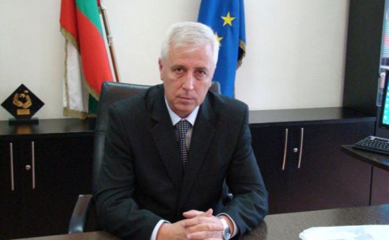 Министърът на здравеопазването ген Николай Петров е подал оставката си