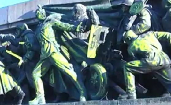 Предизвиква възмущение поредният вандалски акт спрямо Паметника на съветската армия