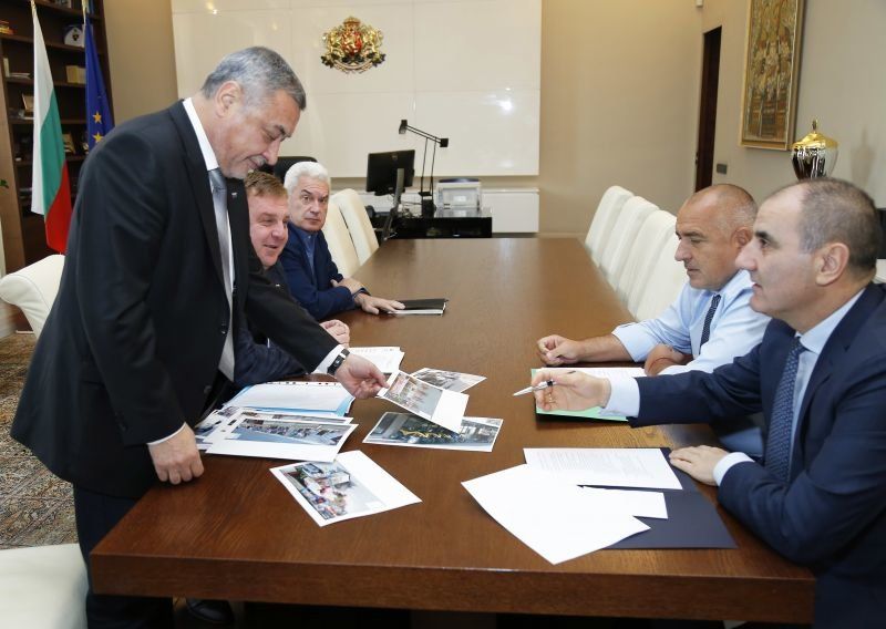 Премиерът Борисов предложи финансиста Кирил Ананиев за здравен министър -