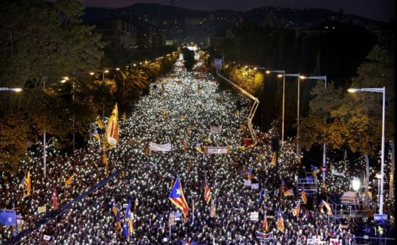 Повече от 750 000 души излязоха по улиците на Барселона