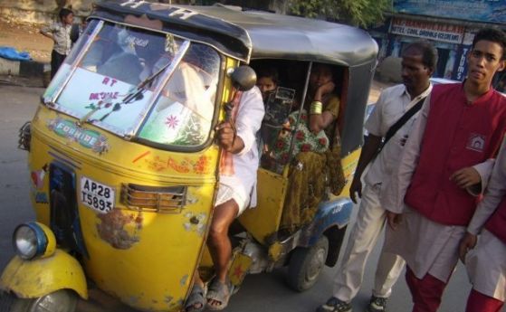 Властите в индийския град Хайдерабад полагат усилия да прочистят улиците от
