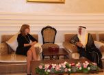 Министър Захариева се среща с шейхове в Кувейт