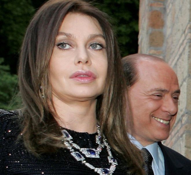 Вероника Ларио, бившата съпруга на Силвио Берлускони, трябва да му