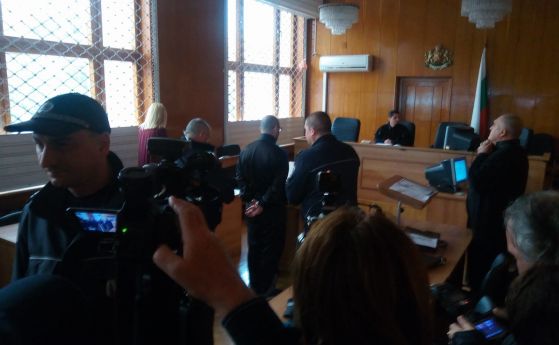 Постоянен арест на Милен Стойчев измамил над 100 души в