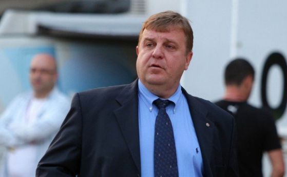 Вицепремиерът и министър на отбраната Красимир Каракачанов защити директора на