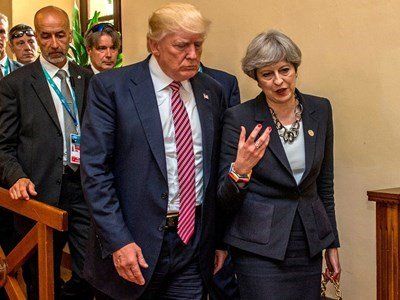 Британският премиер Тереза Мей критикува американския президент Доналд Тръмп, който