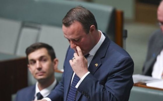Австралийски депутат предложи брак на партньора си по време на 