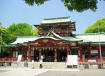 Кървави убийства със самурайски меч в храм в Токио