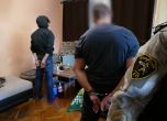 Разбиха наркогрупа в Търново, налагала монопол по особено брутален начин (видео)