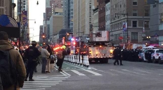 Експлозия на една от най-големите автобусни станции в Ню Йорк