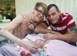 Спасиха бебе, родено със сърце извън гръдния му кош