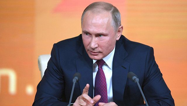 Руският президент Владимир Путин отговаря близо четири часа на въпроси