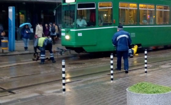 Трамваите по ул Граф Игнатиев спряха тази сутрин повредена мотриса