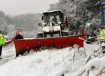 Снежните бури отнеха живота на 10 души в Китай