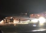 Затвориха летището във Варшава след аварийно кацане на самолет