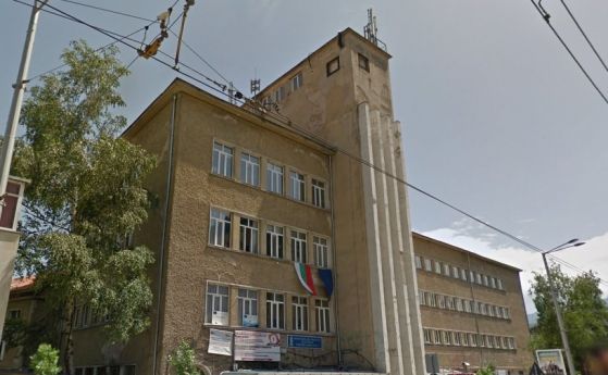 Сградата с която Министерският съвет вчера компенсира Софийския университет заради