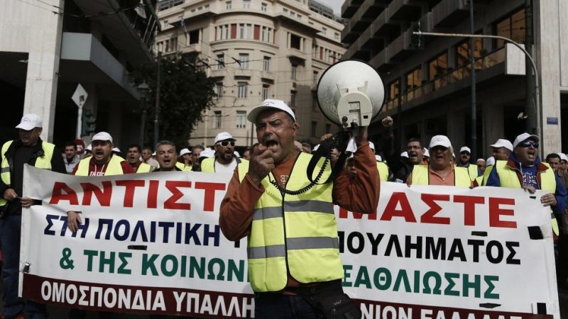 Гръцките транспортни работници обявиха в петък 24-часова стачка, в знак