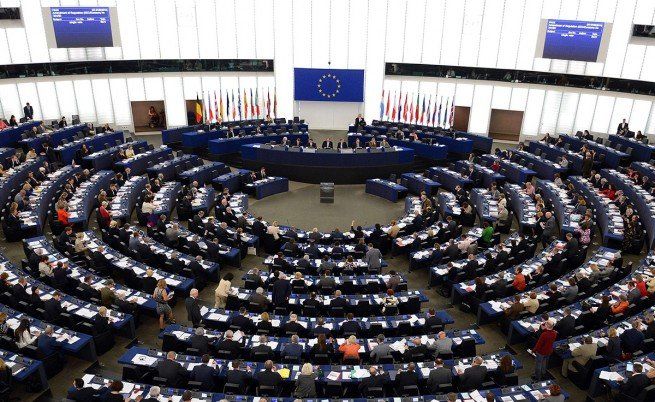 Комисията по конституционни въпроси на Европейския парламент покрепи предложението броят