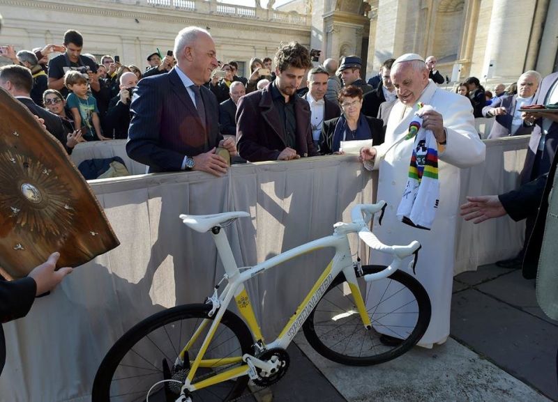 Трикратният световен шампион в колоезденето Петер Саган посети Ватикана и