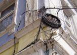 Кабелите за тв и интернет слизат под земята, без жици по фасадите на сградите