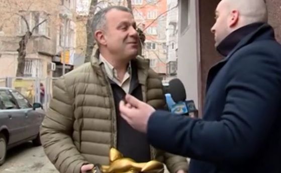  Кошлуков се извини за междинния пръст в ефир, връчиха му Златен скункс 