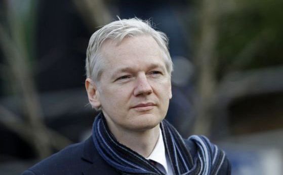 Основателят на Уикилийкс Джулиан Асандж който се намира на територията