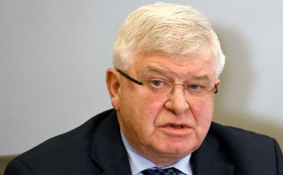 Министърът на здравеопазването Кирил Ананиев е поискал оставката на директора