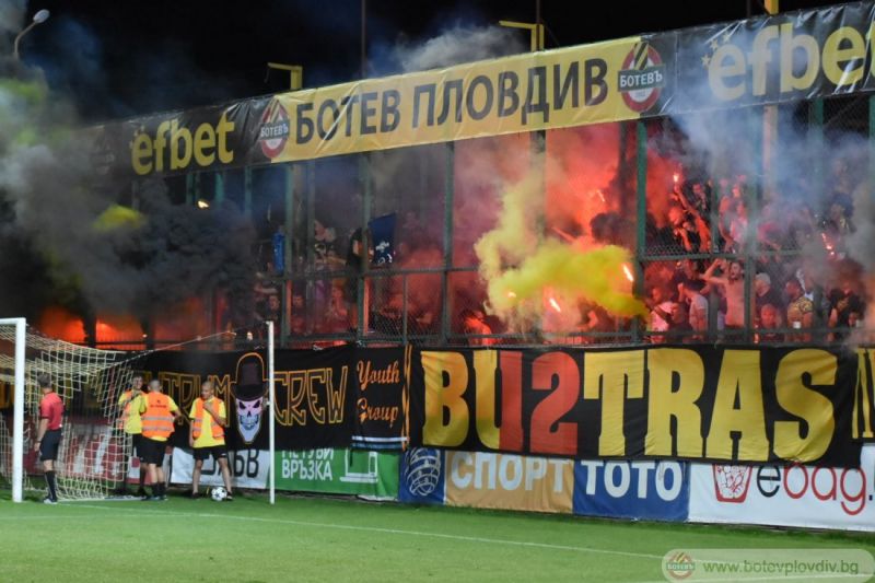 Сблъсъкът между Левски и Ботев Пловдив днес не се размина
